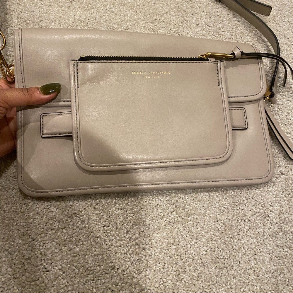 Marc Jacobs Large Madison Taupe Crossbody Shoulder Bag!